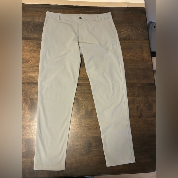 Lululemon Commission Pant Classic Fit 36x32 (size tag removed). Light Gray